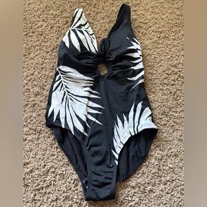 Ladies Kona Sol Small one piece Bodyshaping swimsuit black white leaf design